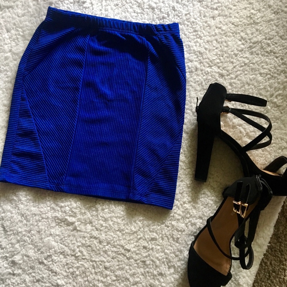 Forever 21 Must Go! 👋🏽 blue mini skirt